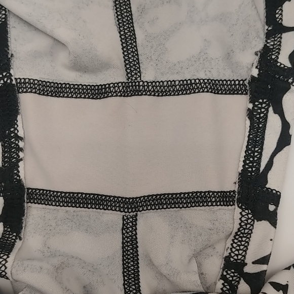 Cleo LRC Black Floral - Picture 4 of 4